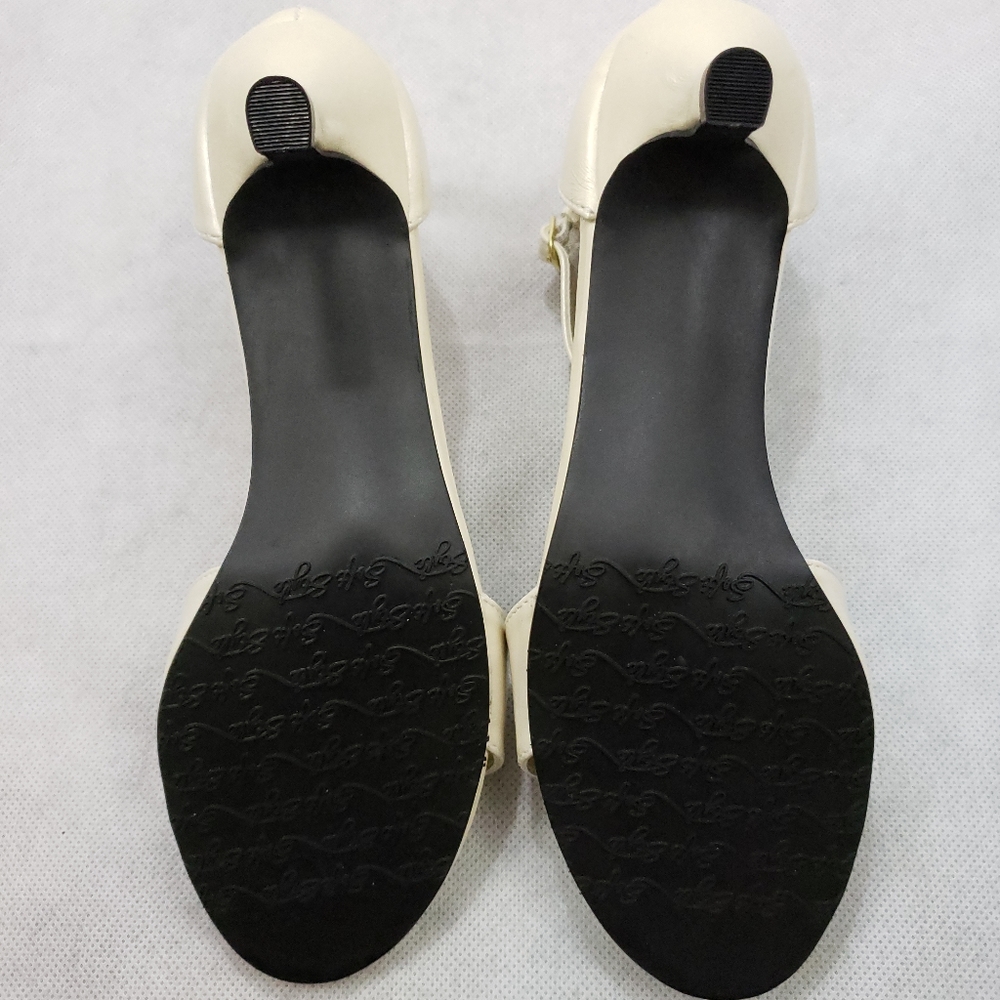 NWOB Soft Style by Hush Puppies Ivory 6.5 Wide - Picture 8 of 8